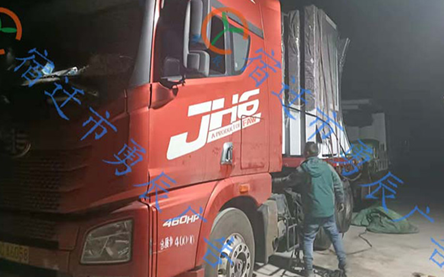 時尚款候車亭首批發(fā)貨